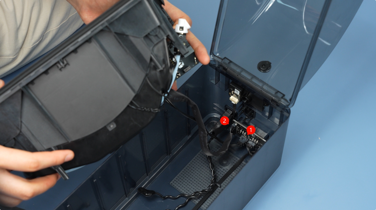 connecting_cables_to_the_ports.jpg