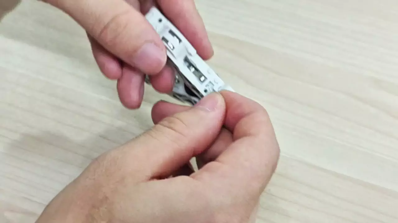 安装弹簧.webp