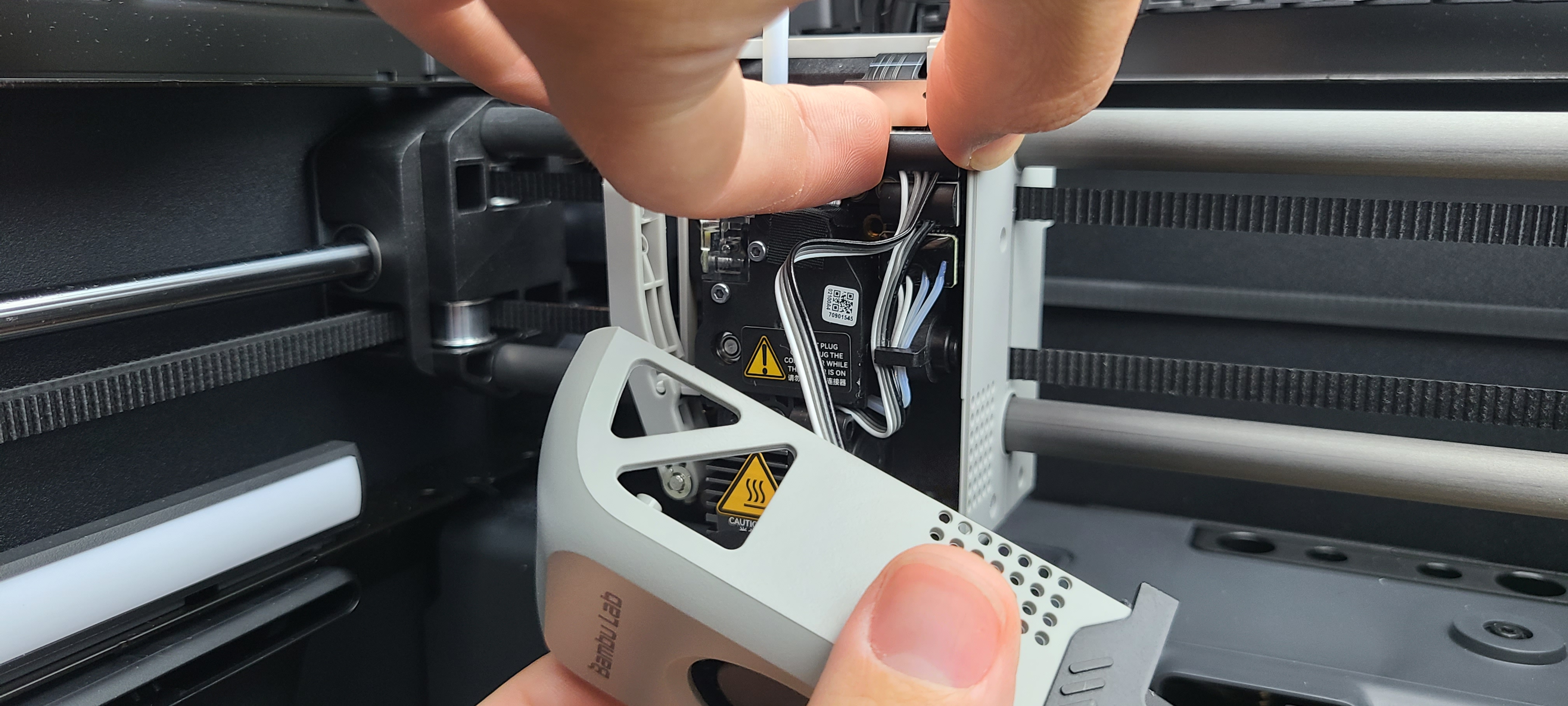 toolhead_cover_fan_connector_removal.jpg